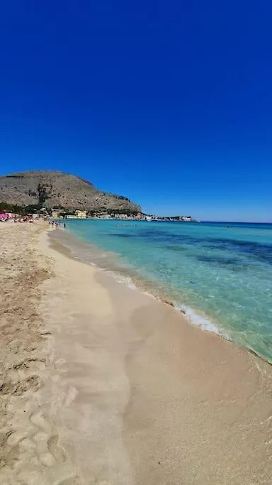 Apartment By The Sea Mondello Beach Palermo