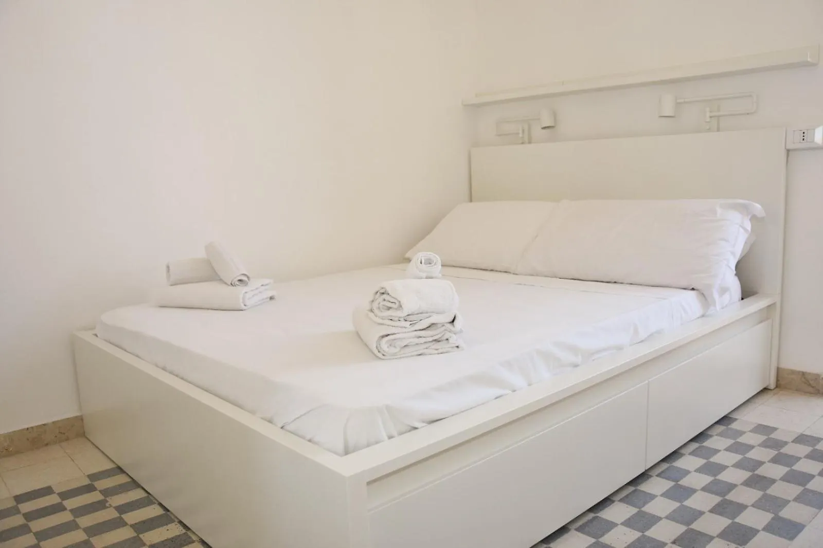 Apartment By The Sea Mondello Beach Palermo 0*,  Italy